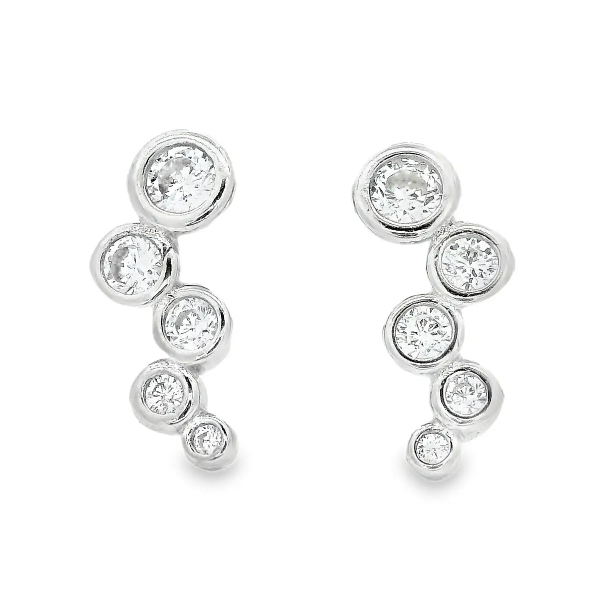 Exquisite Ohrstecker „Zara“ aus rhodiniertem 925er Silber mit einer kaskadenförmig hängenden Reihe aus perfekt geschliffenen Zirkonias.