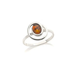 Hochwertiger Damenring aus rhodiniertem 925/1000 Silber mit einem großen, ovalen Cognac-Bernstein im Cabochon-Schliff