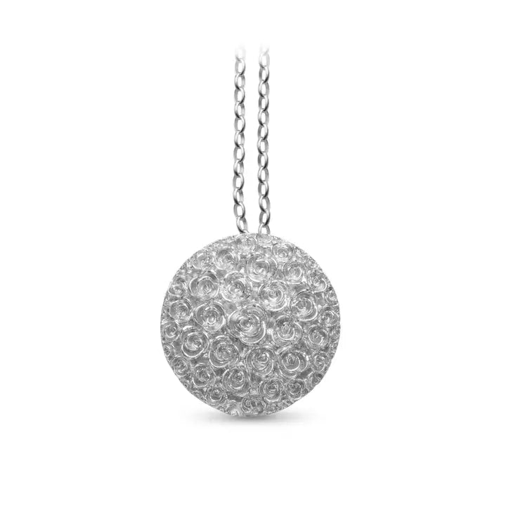 Hochwertiger, rund gewölbter Kettenanhänger aus mattiertem 925er Sterlingsilber mit detailreichen, kunstvoll eingravierten Rosenblüten.