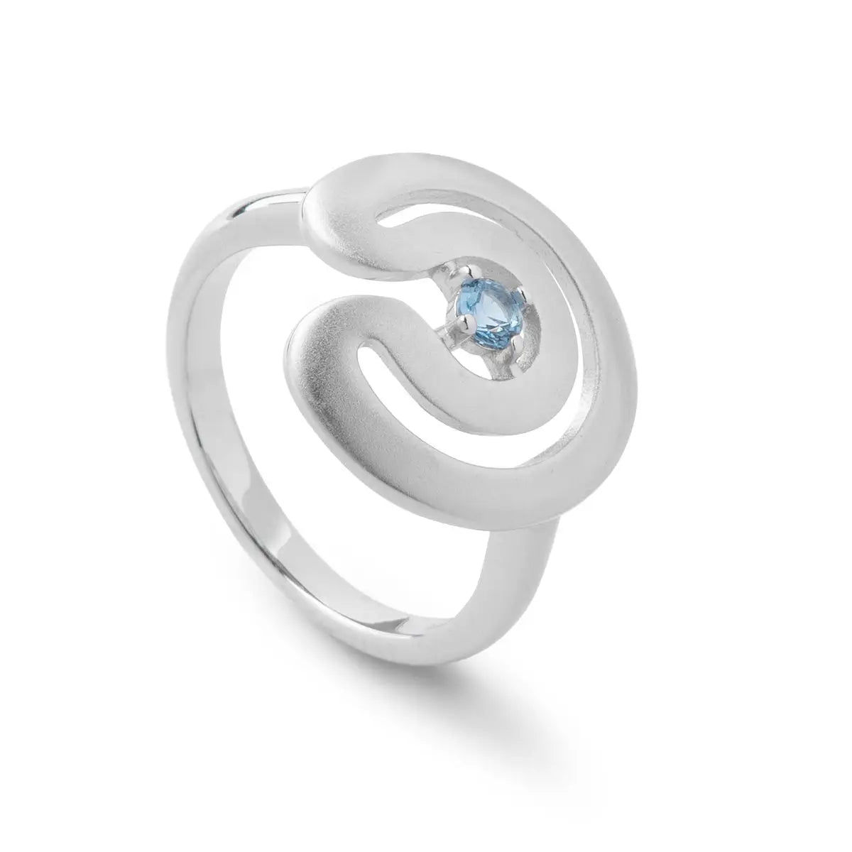 Runder, satinierter Labyrinthring aus rhodiniertem Silber mit einem zentralen blauen Zirkoniastein.