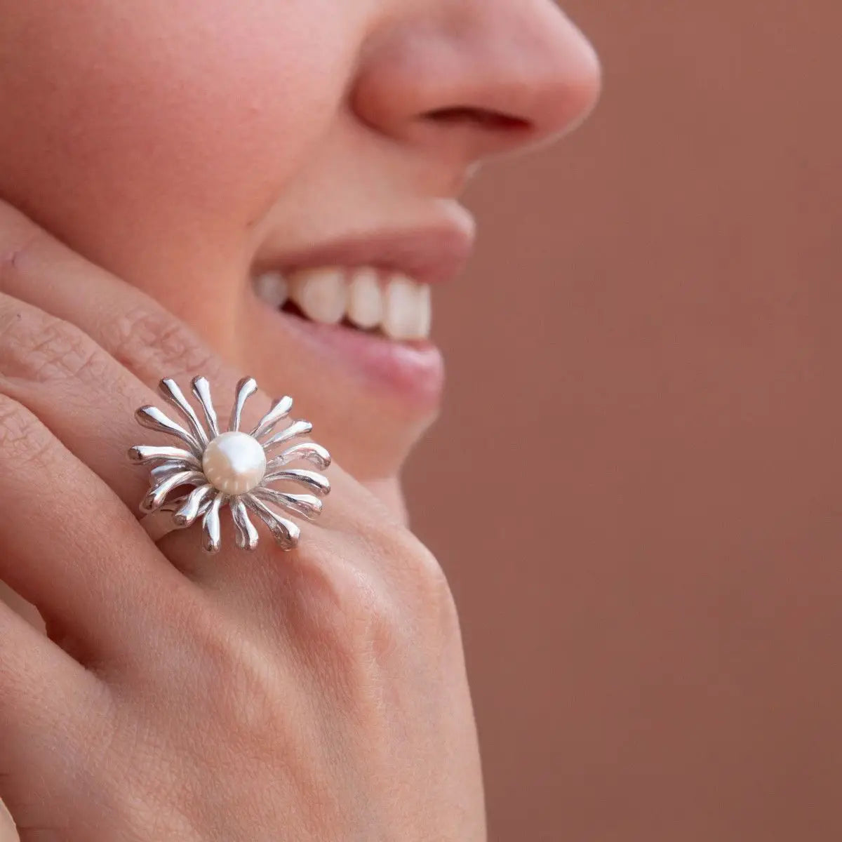 Anemonenring mit Perle