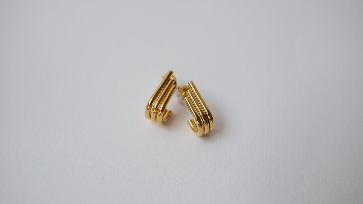 U-Förmige Goldohrstecker – Elegante geometrische Ohrringe für Damen