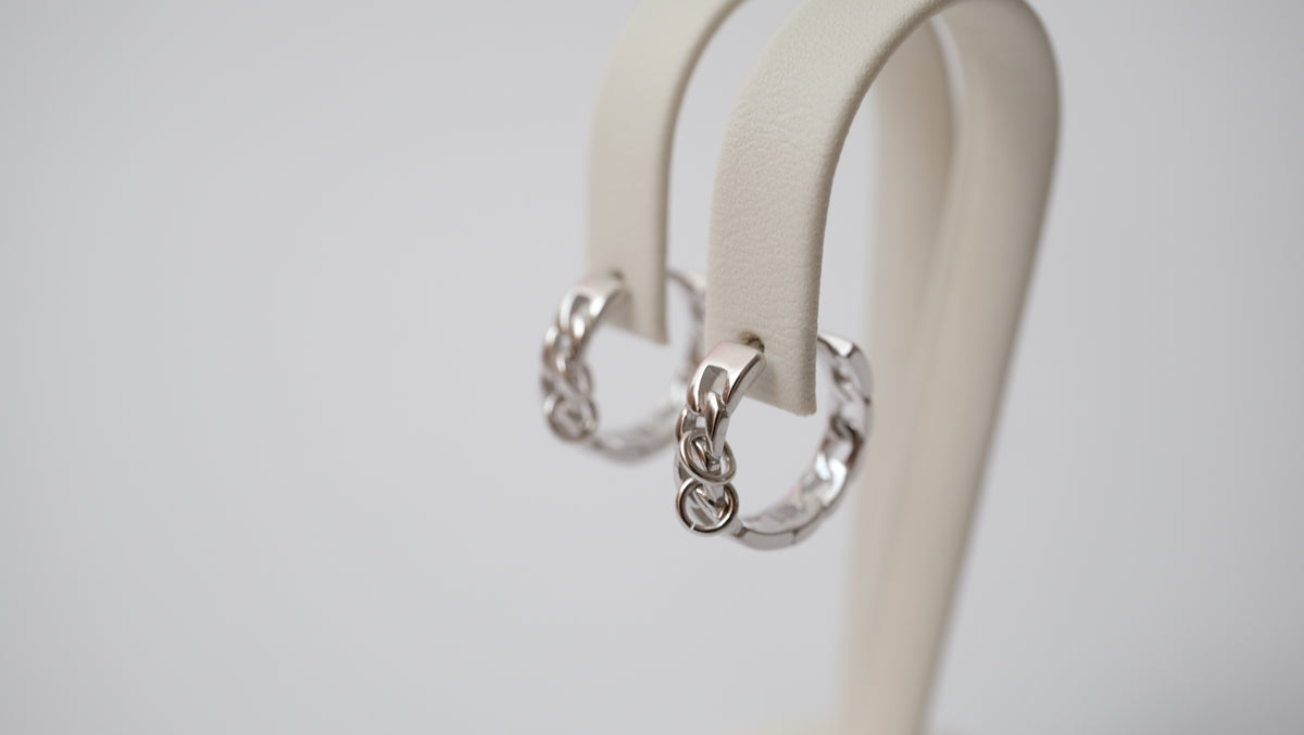 Silber-Hoops mit Kettendesign
