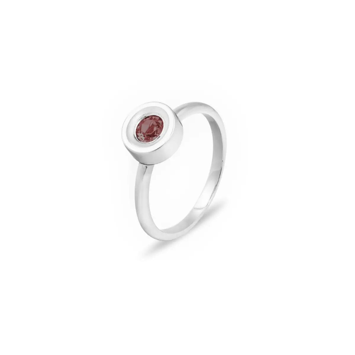 Filigraner JOY Silberring aus hochglanzpoliertem 925er Sterlingsilber mit einem rund gefassten, facettierten weinroten Granatstein im Zentrum.